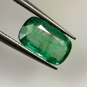2,31ct natürlicher Smaragd schöner Kissenschliff guter Glanz unbeheizter Edelstein - Bild 1 von 4