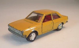 Schuco 1/66 Nr.301855/862 Audi 80 LS/GL Limousine ocker 1 #489 - Bild 1 von 1