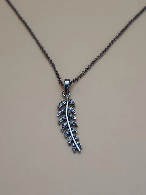 Vtg BANANA REPUBLIC Signed Floating Feather Silver Tone Necklace FREE $HIPPING!! - Image 1 of 4