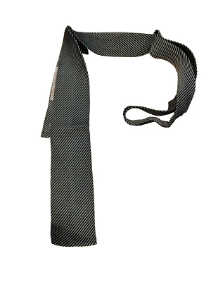 Corbata oscilante de extremo cuadrado Tricot Cavalier de colección fina negra y gris Foto 1 de 4