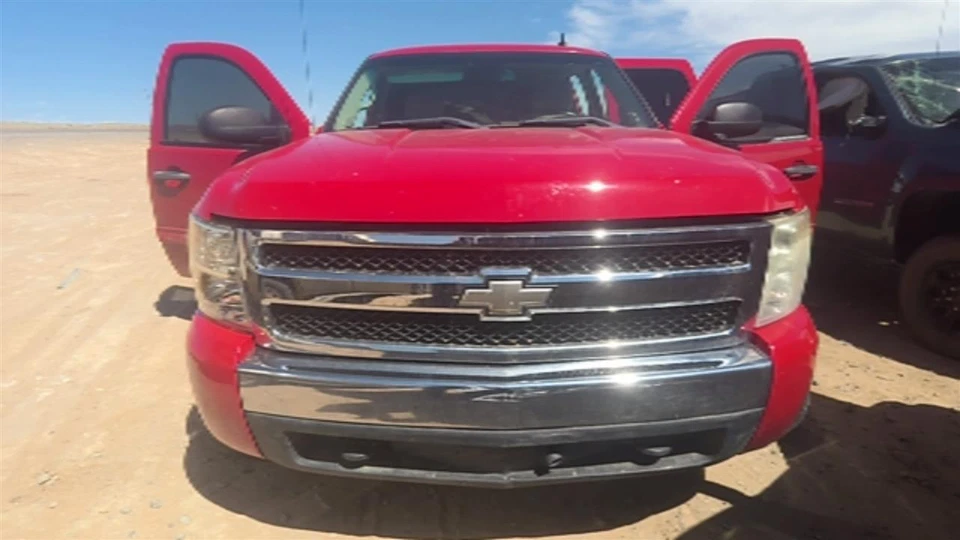 Manija de puerta exterior trasera izquierda usada se adapta a: Chevrolet Silverado 1500 2009 camioneta d Foto 1 de 4