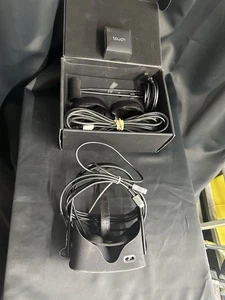 Meta Oculus Rift CV1 VR Virtual Reality Headset System - Black - Picture 1 of 4