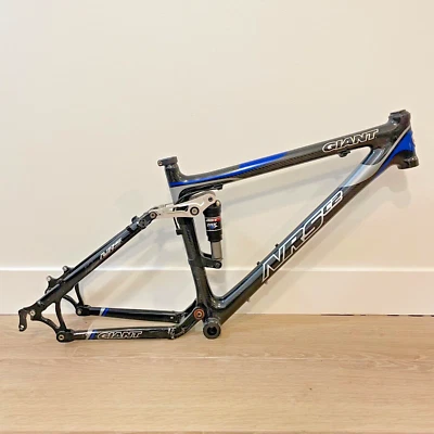 Giant NRS C2 Carbon Full Suspension Mountain Bike Frame 17” Fox Float R 26 inch - Image 1 of 4
