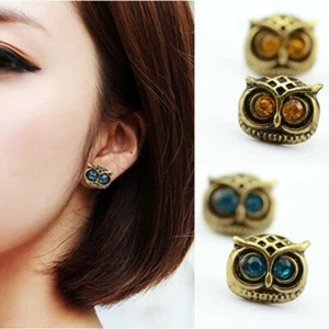 Women’s: Antique Gold, Blue Sapphire, Amber Tourmaline ‘Wise Owl’ Stud Earrings - Picture 1 of 5