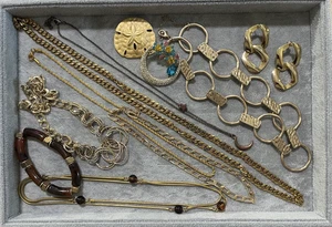 Damen Modeschmuck goldfarben Konvolut 11 Halskette Broschen Stretch Armband - Bild 1 von 23