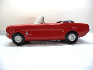 Teleflora Ford Mustang Ceramic Plant, Candy or Nut Dish 1965 Red Convertible Car - Imagen 1 de 7