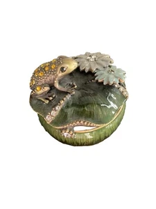 Vintage Emaille Schmuckdose grün Frosch Lilie Pad Pillendose Schmuck Dekor Deckel Sammlerstück - Bild 1 von 15