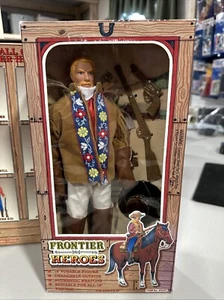 Figurina Frontier Heroes Buffalo Bill 12" posabile 1993 - Foto 1 di 7