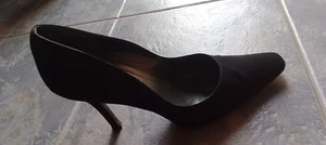 Stuart Weitzman, schwarz, Plunge Pumps, 61/2 UK, mit Ledersohle und Futter - Bild 1 von 5