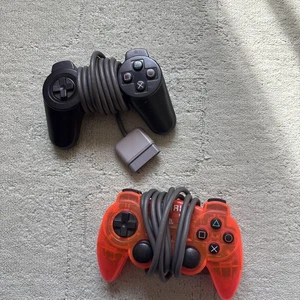 ¡¡Artículos de eliminación!! ️Controlador con cable PS1!! ️ ¡Artículos compatibles y funcionando!! - Imagen 1 de 2
