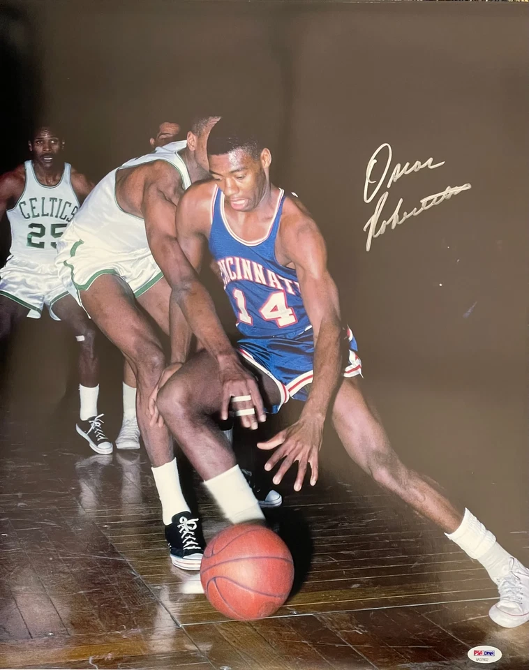 Foto autografiada de baloncesto 16x20 de Oscar Robertson (PSA) Foto 1 de 1