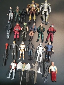 Lote de 18 figuras de acción mixtas surtidas Estate con algunos accesos añadidos buen valor - Imagen 1 de 5