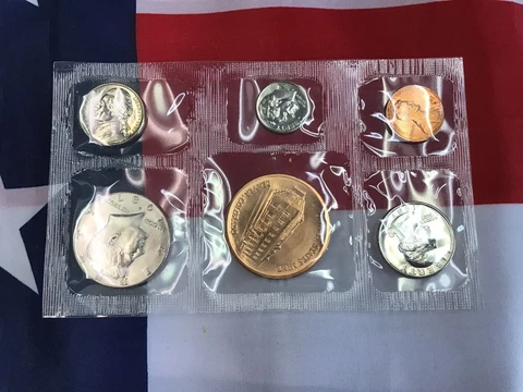 1987-D Official US Mint Souvenir Set as pictured Cover