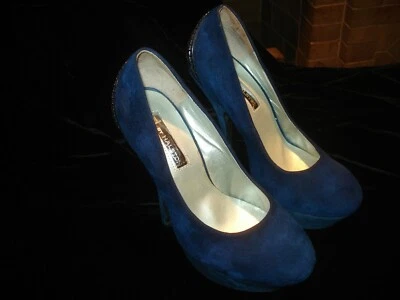 Tacones H by Halston Talla 5 Stiletto Azul Oscuro Diseño Tacón Gunmetal Puntera Cerrada Foto 1 de 4