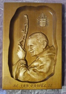 Vintage Pope JAN Pawel ll carved wood Plaque 8 by 5 In - Picture 1 of 4