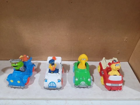 Lot Of 4 Vintage SESAME STREET Muppets Die Cast Cars Cover