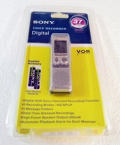 Sony ICD-B300 (64 MB, 37 Hours) Handheld Digital Voice Recorder - Picture 1 of 3