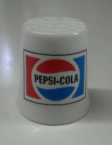 Up4Bid Pepsi Cola quadratisches Logo Sammlerstück Porzellan Fingerhut - Bild 1 von 1