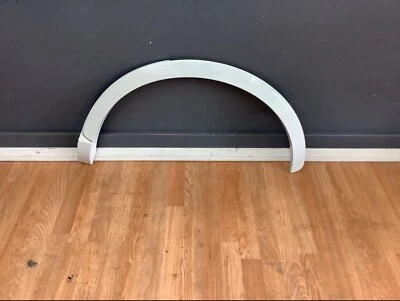 AUDI Q3 2015 2016 2017 2018 GUARDABARROS TRASERO IZQUIERDO MOLDURA ACAMPANADA Foto 1 de 4