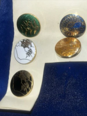 5 Vintage Oriental Metal Enamel Buttons Cloisonné - Image 1 of 4