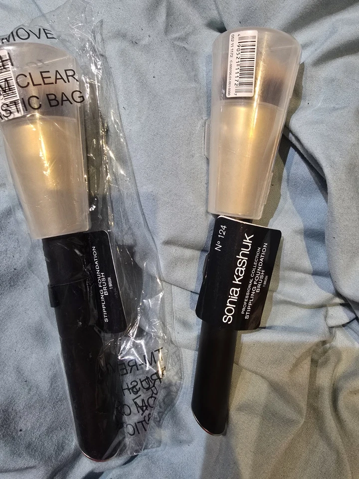 Sonia Kashuk 124 кисть для тональной основы - Изображение 1 из 3