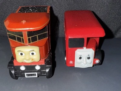Thomas Trackmaster TOMY Elizabeth Bertie Bus Lot Road Vehicle - Image 1 of 4