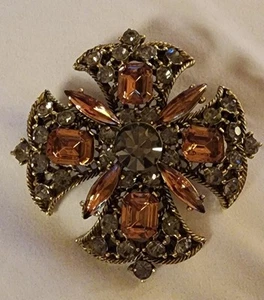 Vintage Pin With Gold & Clear Rhinestones, Gold Tone Metal - Costume Jewelry - Picture 1 of 2