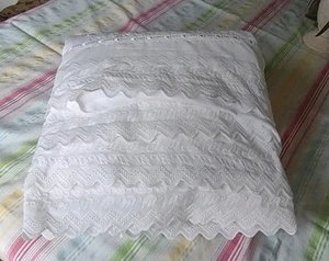 Laura Ashley White Queen Duvet Cover Embroidered Eyelet Crochet Lace Vintage - Picture 1 of 8