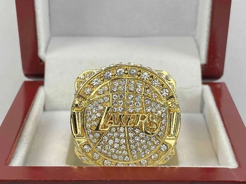 Los Angeles Lakers Championship Ring - 2010 Finals Ring - Kobe Bryant - Box Cover
