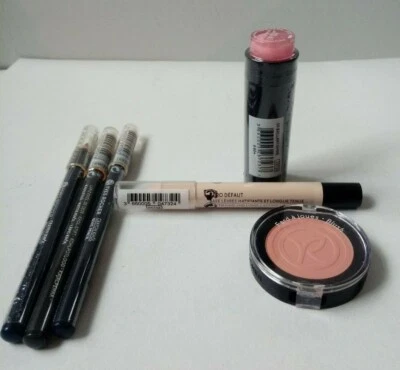 Yves Rocher Cosmetics Set - Image 1 of 4