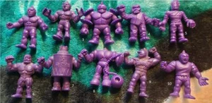 SCEGLI TRA GRANDE LOTTO DI 10 PURPLE MUSCLE MEN (CREDO, NON SO) LOTTO #2 - Foto 1 di 1
