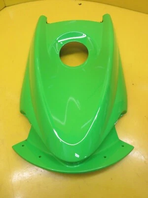NUEVO OEM KAWASAKI JET SKI 800 SXR 800SXR VERDE CAPÓ NARIZ COMBUSTIBLE GAS TAPA EMBELLECEDOR CUBIERTA Foto 1 de 4