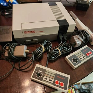 NES Flawless Like Out Of Box White/Gray Original Cables, Controllers And Zapper. - Picture 1 of 8