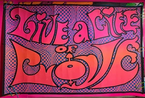 LIVE A LIFE OF LOVE VINTAGE 1970's HIPPIE HEADSHOP BLACKLIGHT POSTER -NICE! - Picture 1 of 8