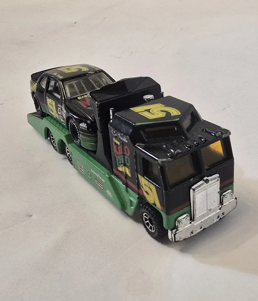 Matchbox MelloYello 1983 Kenworth Cabover Racing Transporter 90Chevy Lumina Б/у - Изображение 1 из 4