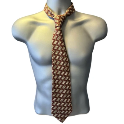 Corbata italiana hecha a mano de seda con estampado geométrico para hombre de hoy Foto 1 de 4