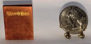 LIBRO IN MINIATURA SCALA 1:12 SILAS MARNER GEORGE ELIOT CASA DELLE BAMBOLE SCALA - Foto 1 di 8