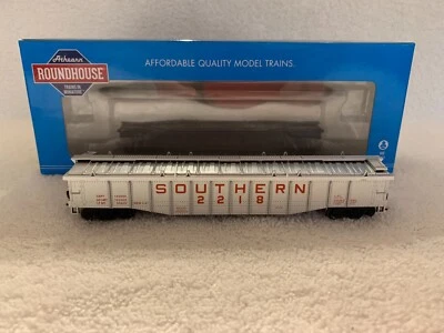 Athearn/Roundhouse RND82121 HO Scale Southern 50' Covered Gondola #2218 - Image 1 of 4