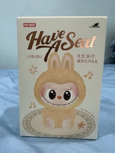 x1 Portachiavi SISI Pop Mart LABUBU Sigillato Avere A Sedile Vinile Peluche - Foto 1 di 6