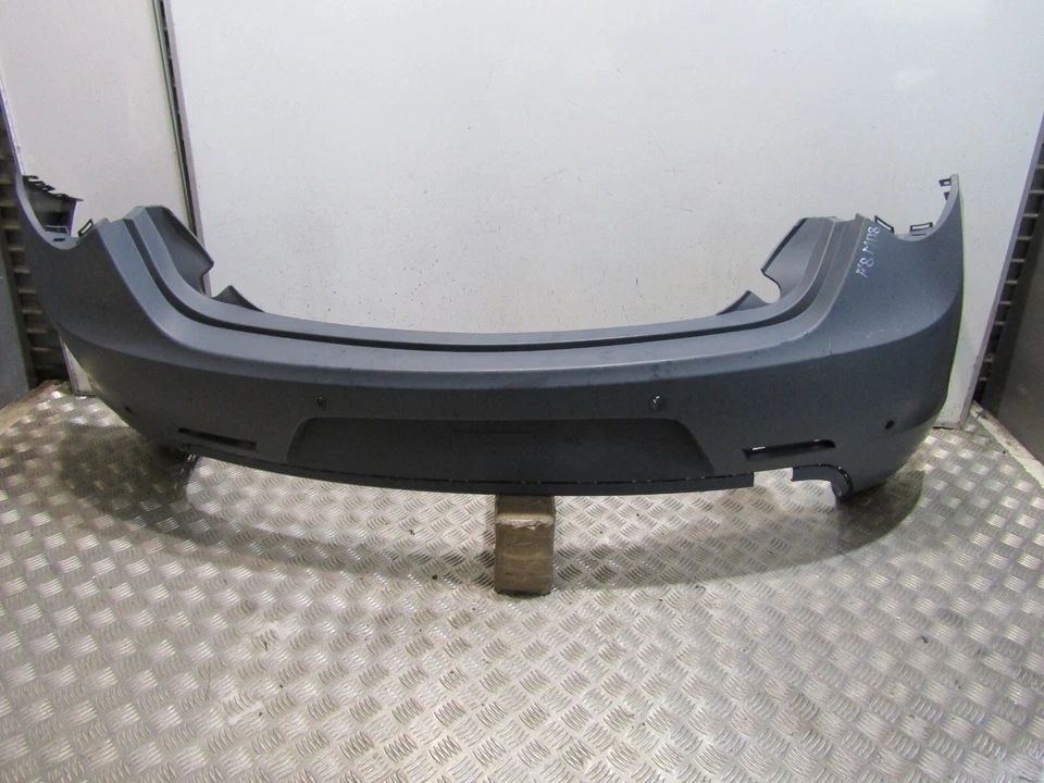 10-16 Alfa Romeo Giulietta C570 pare choc arrière PDC spec origine 156085878 REF F8M08 - Photo 1/4