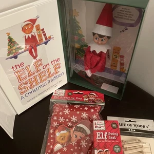 Die Elfe im Regal Eine Weihnachtstradition Junge und Requisiten   - Bild 1 von 10