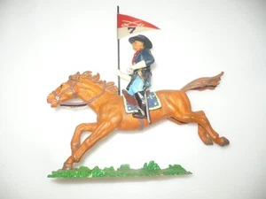 1 VINTAGE 7th CAVALRY MAN ON CHARGING HORSE - 7.5cm / made after WW2 - Picture 1 of 3