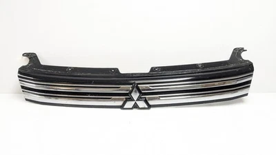 REJILLA PARACHOQUES RADIADOR MITSUBISHI OUTLANDER MK3 7450A643 2015 Foto 1 de 4