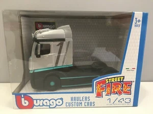 CAMIÓN MERCEDES- BENZ ACTROS GIGASPACE 4X2 PLATA/NEGRO . ESCALA 1/43 - Imagen 1 de 8