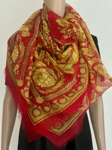 VERSACE – stola Barocco 132cm x 132cm, con piccole frange, 85% modal e 15% seta - Imagen 1 de 15