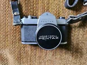 Vintage Honeywell Pentax 35mm Camera SP1000 SMC Takumar 1:2 55 - Picture 1 of 8