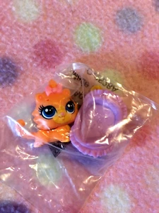 Hasbro Littlest Pet Shop Mini LPS Pomeranian Puppy Pet Bed Brush #3 Hasbro Cute! - Bild 1 von 3