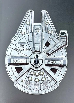 NUEVA Tarjeta de Cumpleaños Halcón Milenario Cosida Metálica Papiro Star Wars $10Rtl Foto 1 de 4