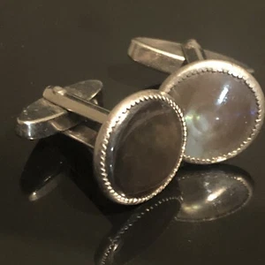 Mother of Pearl Round Vintage cufflinks , Silver tone -C - Picture 1 of 4
