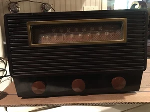 Radio RCA modello Victor 8-X-71 tubolare tavolo bachelite marrone usata - Foto 1 di 7